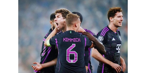 Thomas Müller espera sinceramente que os jovens jogadores do FC Bayern München melhorem em qualidade Thomas Müller espera sinceramente que os jovens jogadores do FC Bayern München melhorem em qualidade
